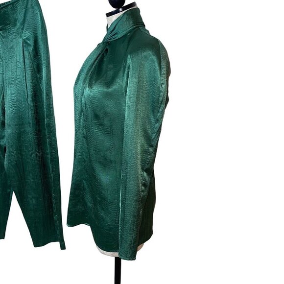 Jeanne Marc Vintage Womens Top & Pants Set Size XS Green Satin Fabric Polyester - Picture 3 of 12